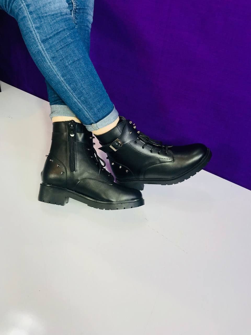 نیم‌ساق مهره زنانه